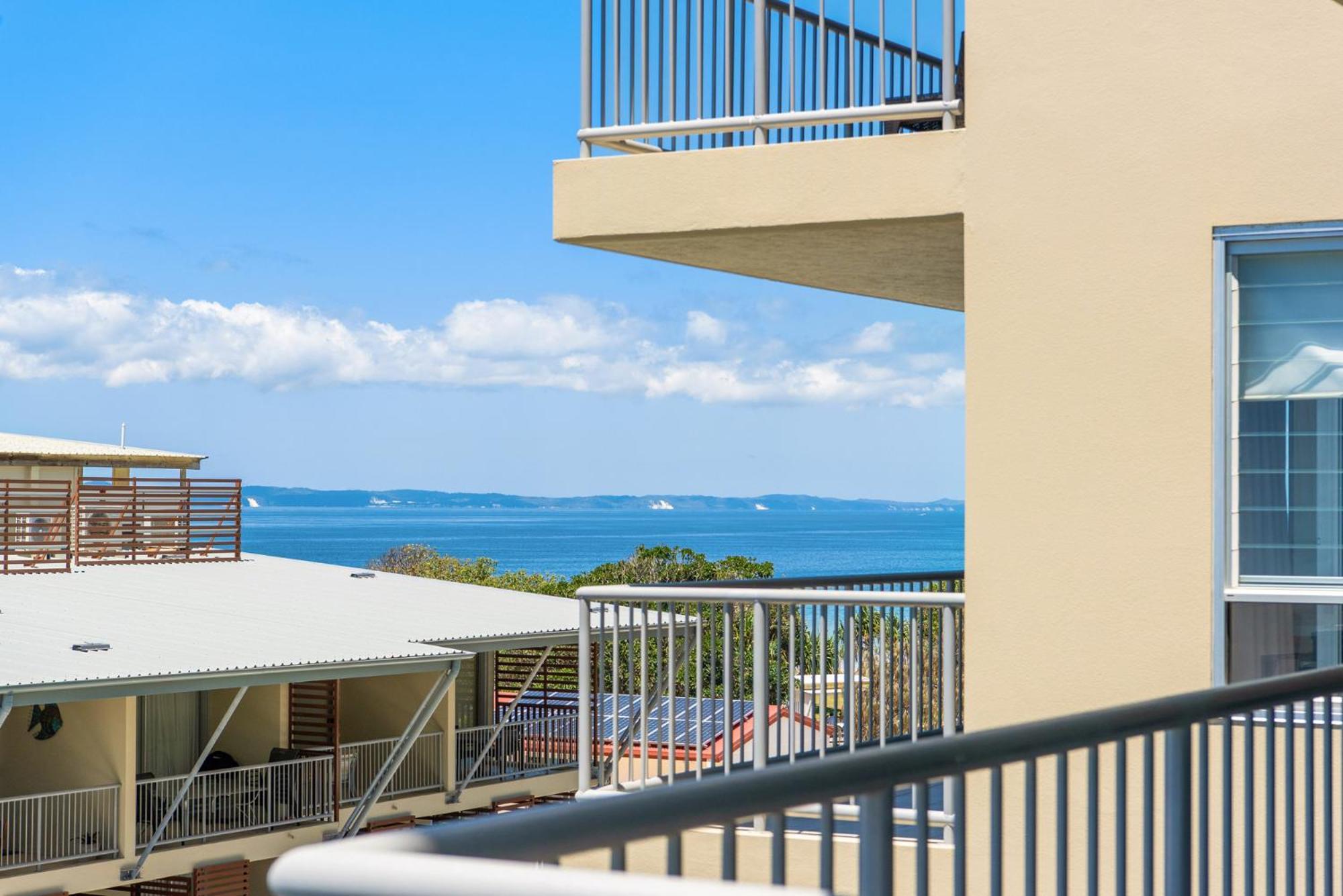 On The Beach Resort Bribie Island Woorim Экстерьер фото