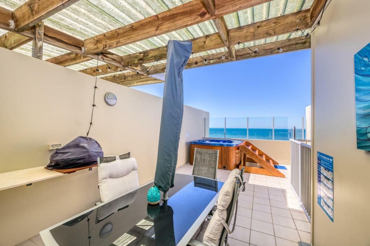 On The Beach Resort Bribie Island Woorim Экстерьер фото
