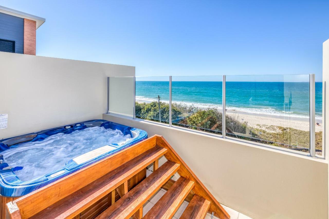 On The Beach Resort Bribie Island Woorim Экстерьер фото
